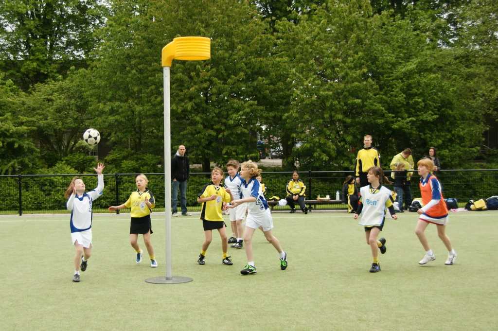 Korfbal E2  8 mei 2010 -13.JPG